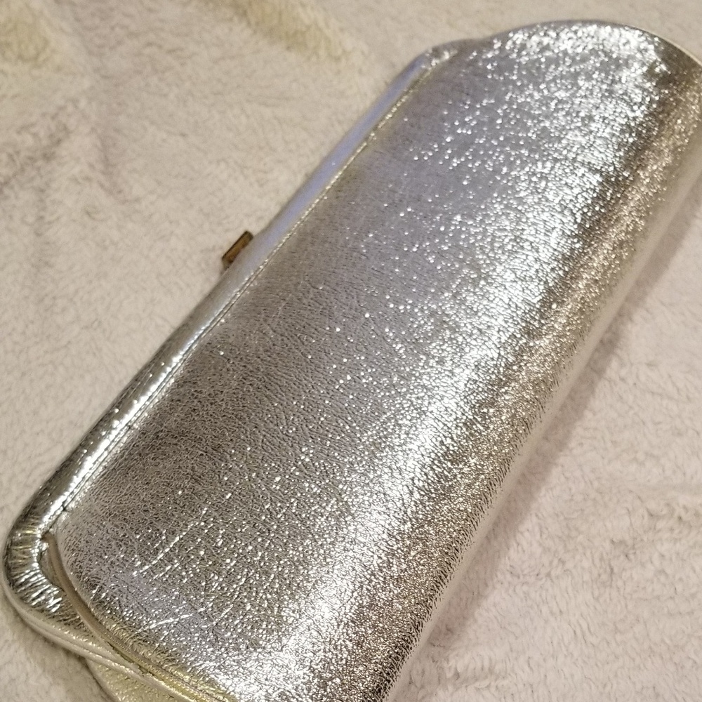 RETRO VINTAGE SHINY/BLING SILVER CLUTCH